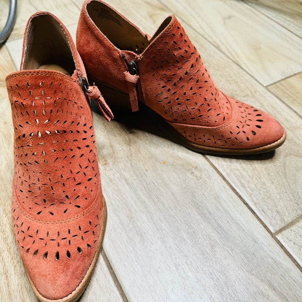 Sofft Women's Amberly Suede/Leather Ankle Boots Booties - Coral 8.5M